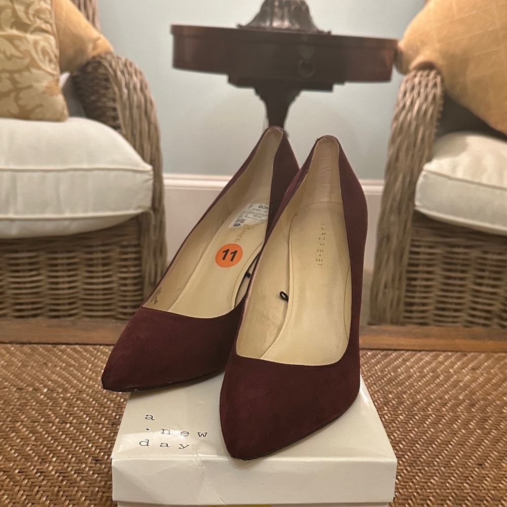 “Marc Fisher” Women's Burgandy Suede Heels